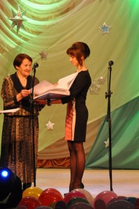 Право открыть Книгу Памяти  предоставляется  первой выпускнице детского сада  №1 Шабета Нине Макаровне